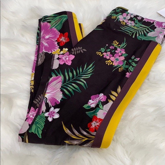 - Calvin Klein Women's Print Wide Stripe Tap… - Picture 5 of 8